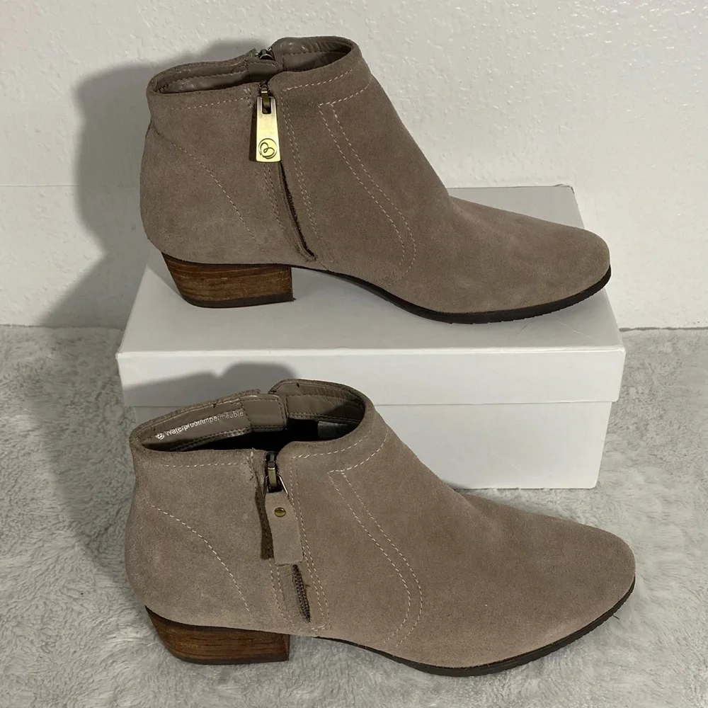 Blondo Liam Waterproof Mushroom Taupe Suede Booties Women’s Size 8.5M